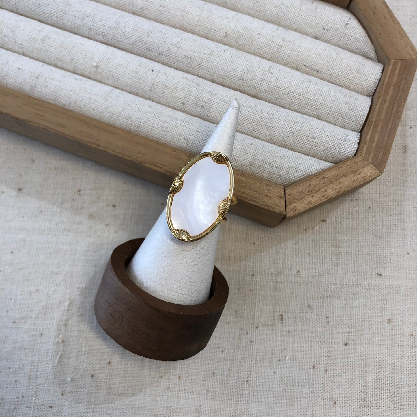 Drift Shell Statement Ring