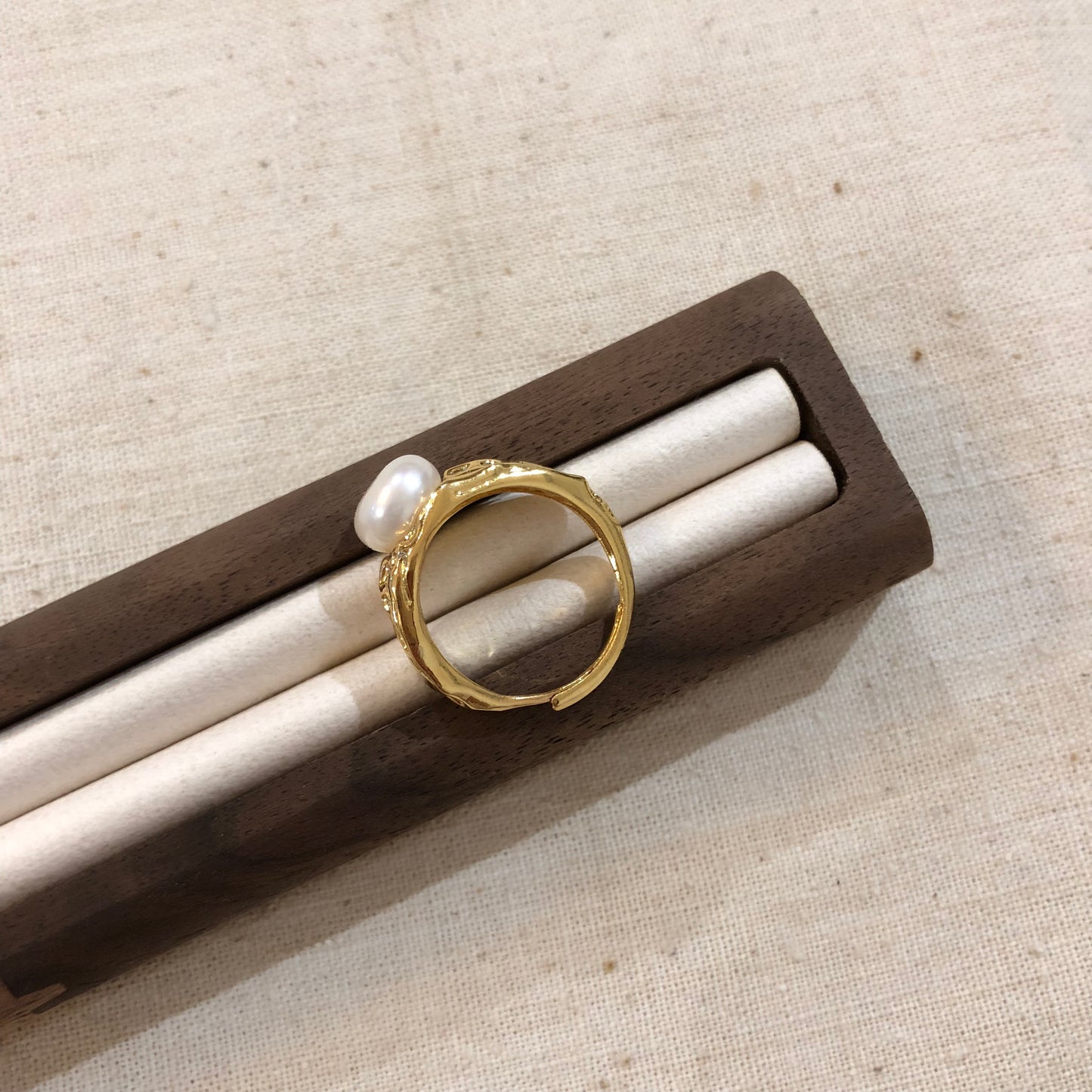 Lustre Vault Pearl Ring
