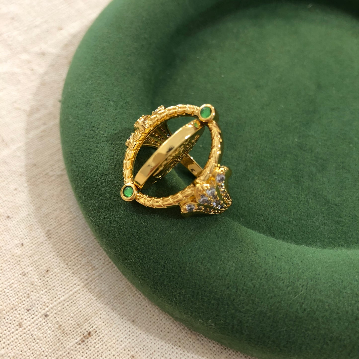 Verdant Crest Signet Ring