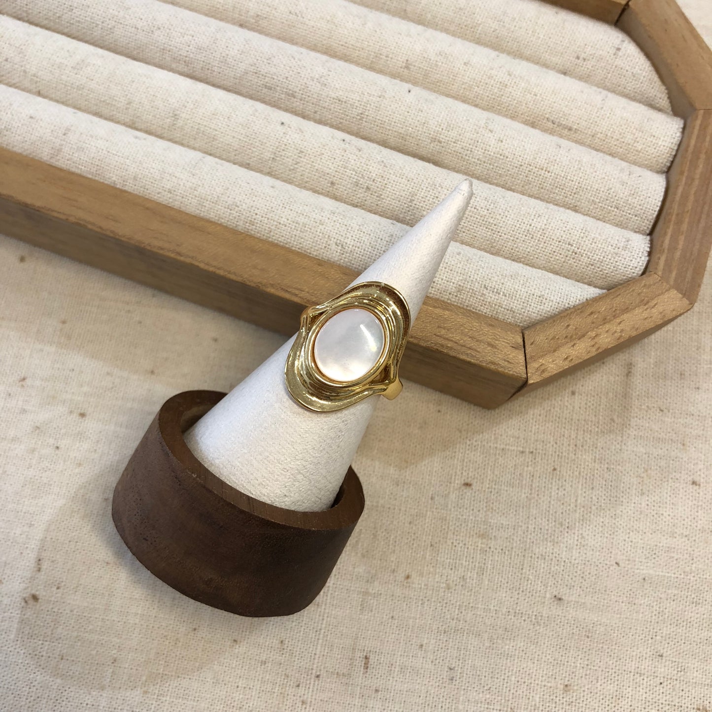 Golden Ripple Shell Ring