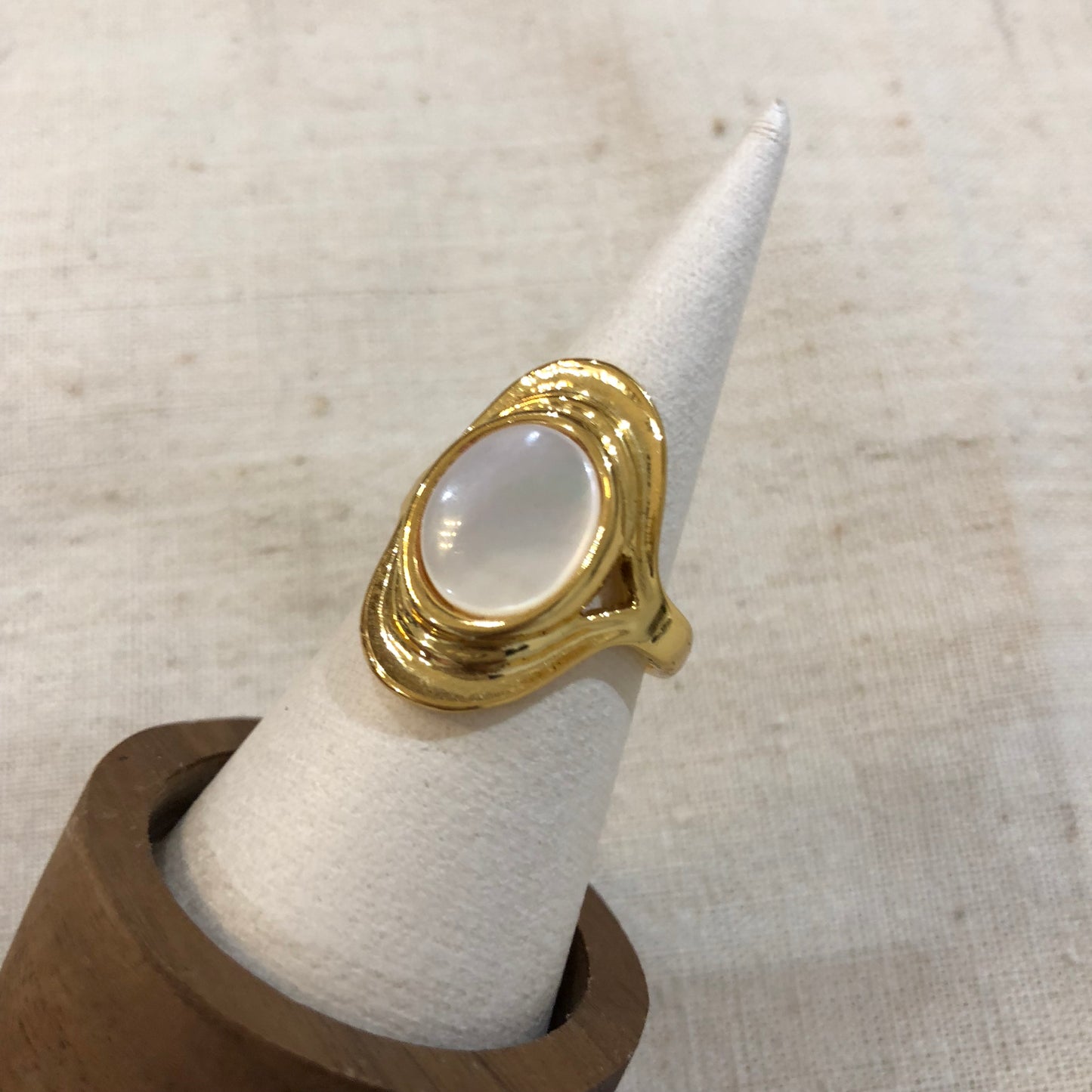 Golden Ripple Shell Ring