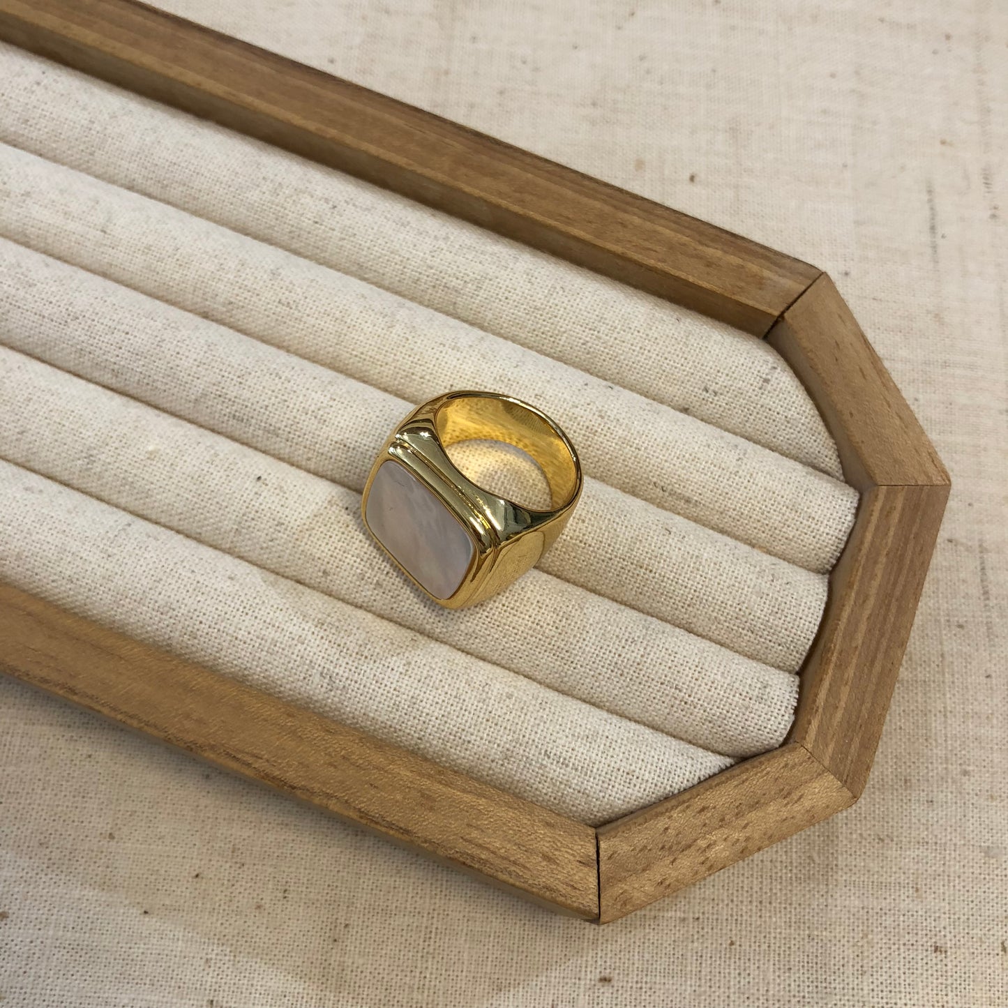 Iridescent Shell Bold Ring