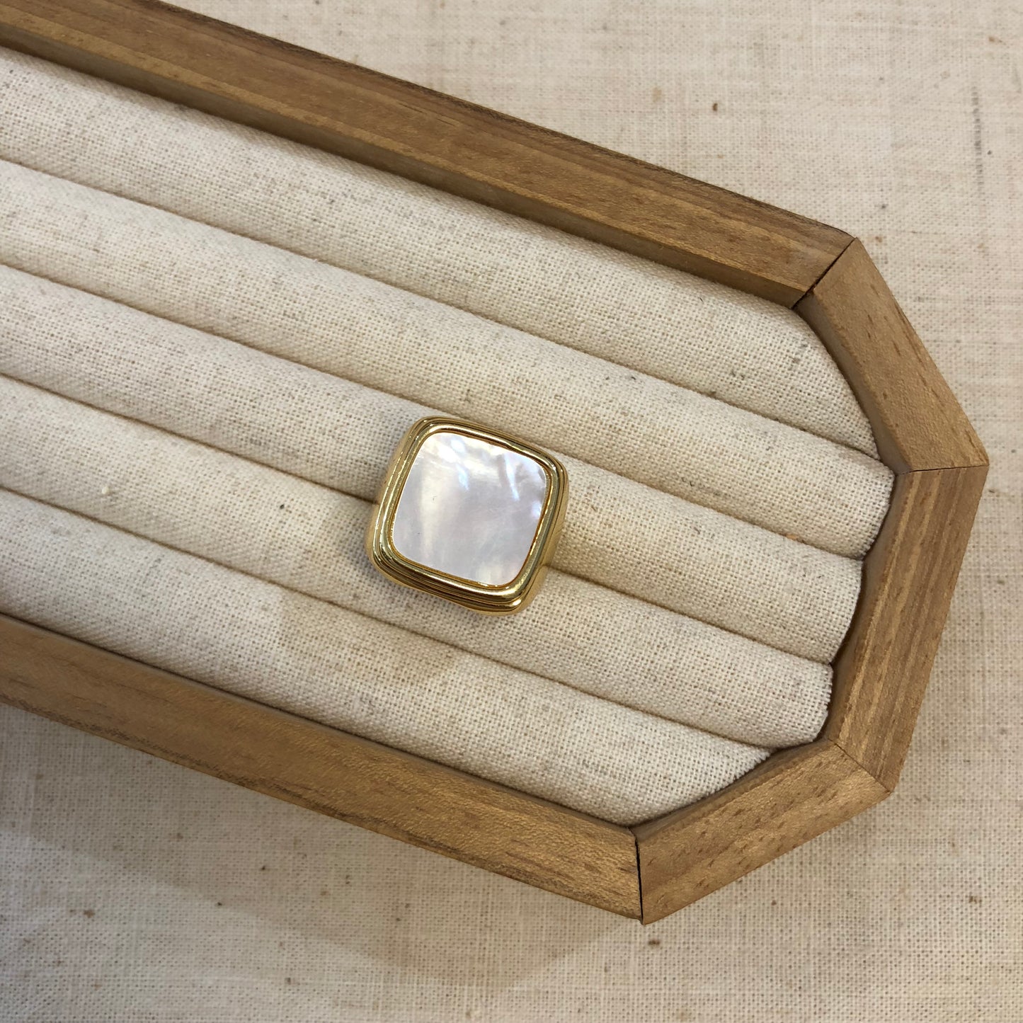 Iridescent Shell Bold Ring