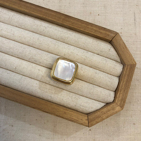 Iridescent Shell Bold Ring