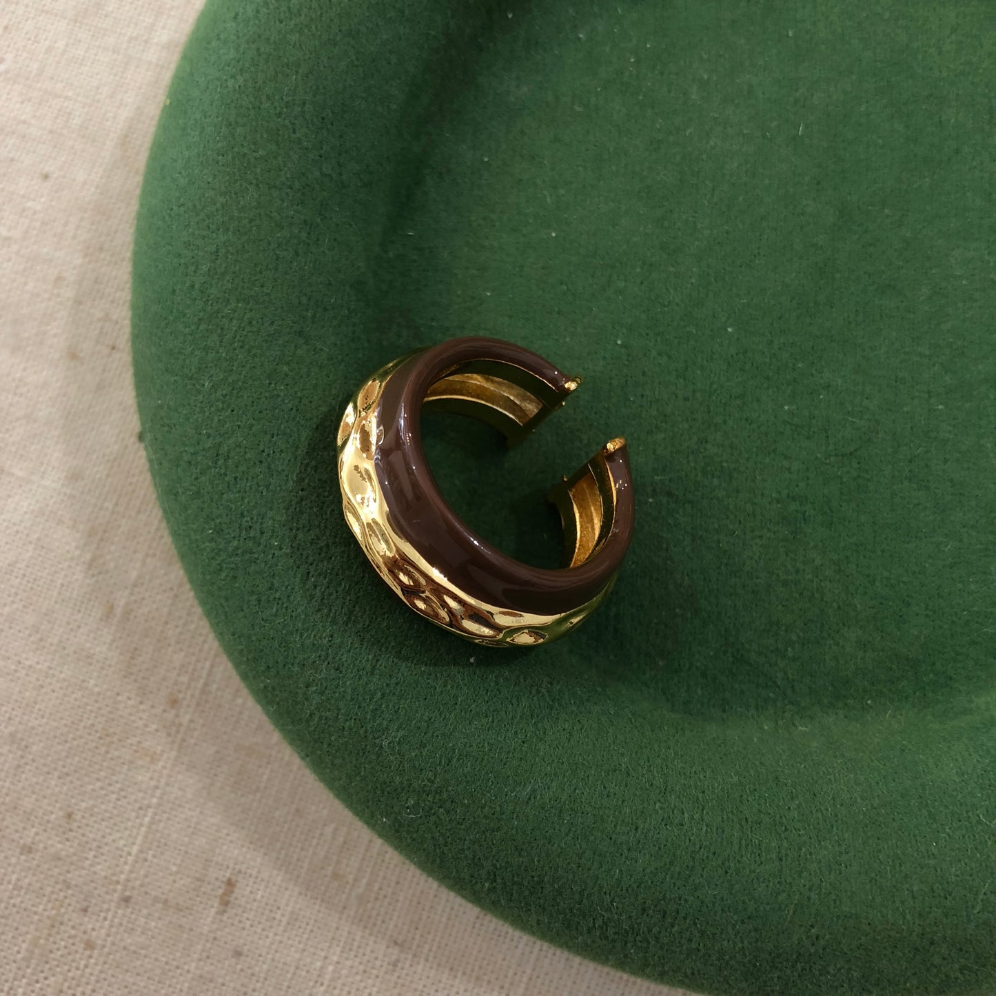Molé Arc Ring