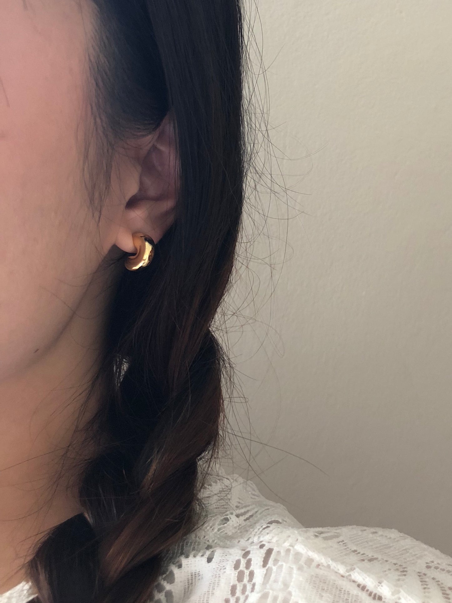 Chic Gold Arc 18k Gold-Plated Earrings