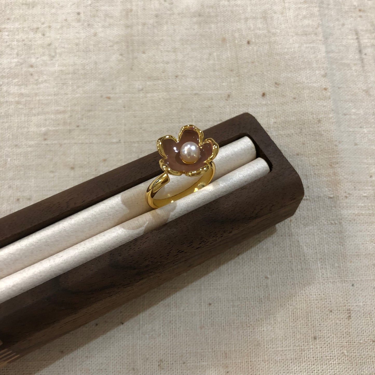 Enamel Bloom Pearl Ring