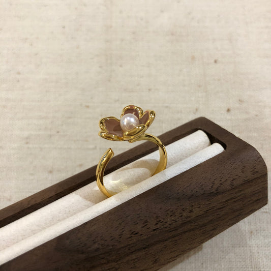 Enamel Bloom Pearl Ring